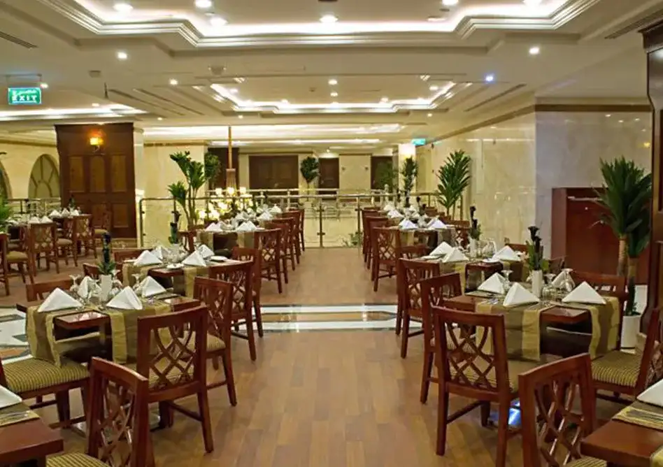 /media/hajj-images/dinning-table.webp