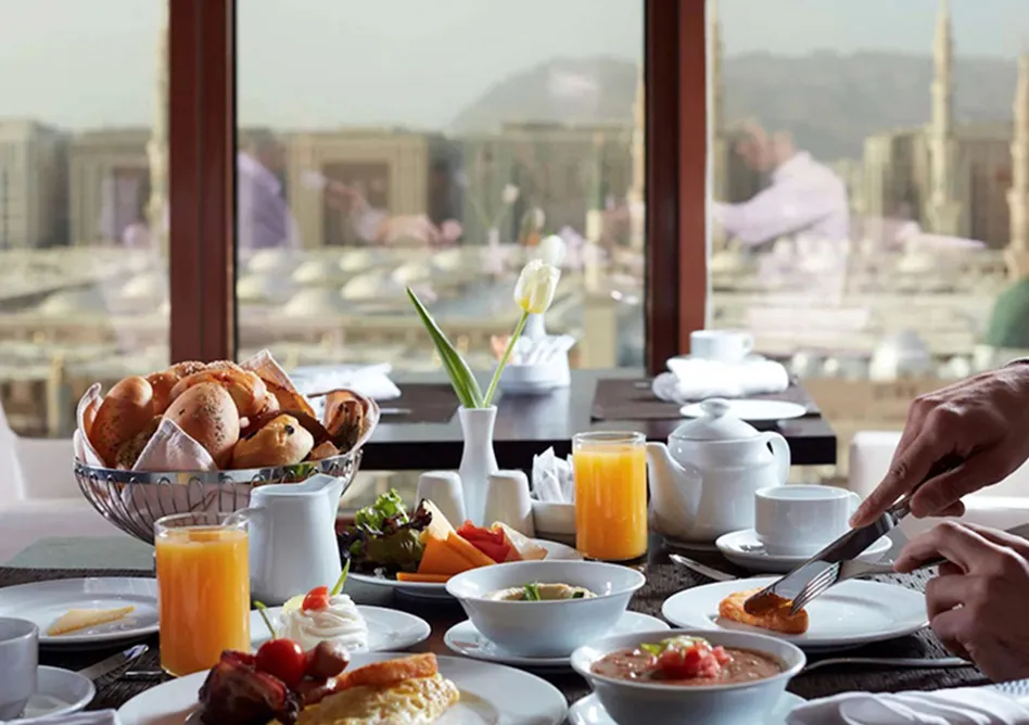 /media/umrah-images/breakfast%20%282%29.webp