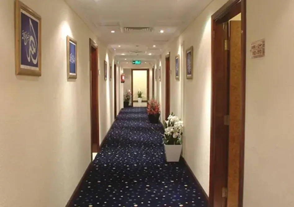 /media/umrah-images/corridor.webp