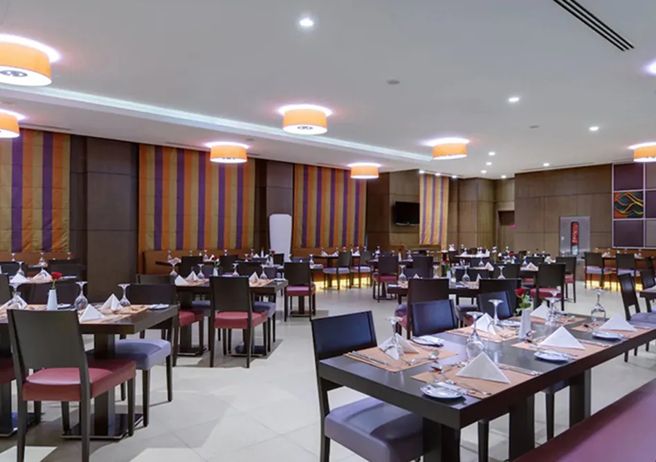/media/umrah-images/dining-area%20%2812%29.webp