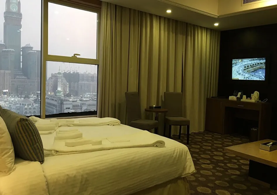 /media/umrah-images/double-bed-room%20%284%29.webp