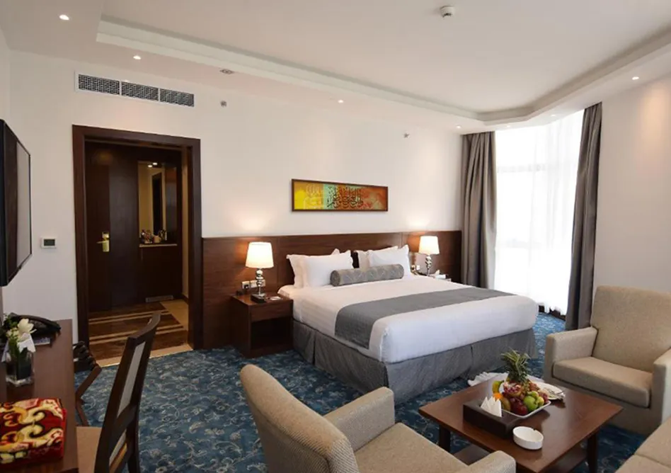 /media/umrah-images/double-bed-room%20%286%29.webp