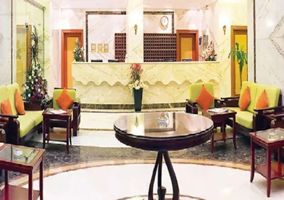 /media/umrah-images/front-office%20%281%29.webp