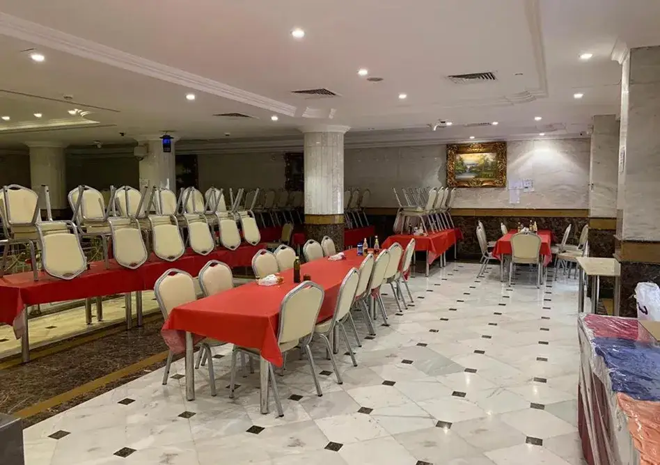 /media/umrah-images/hotel-dining-area-.webp