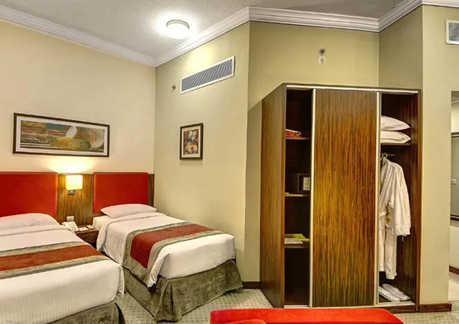 /media/umrah-images/hotel-room-view.webp