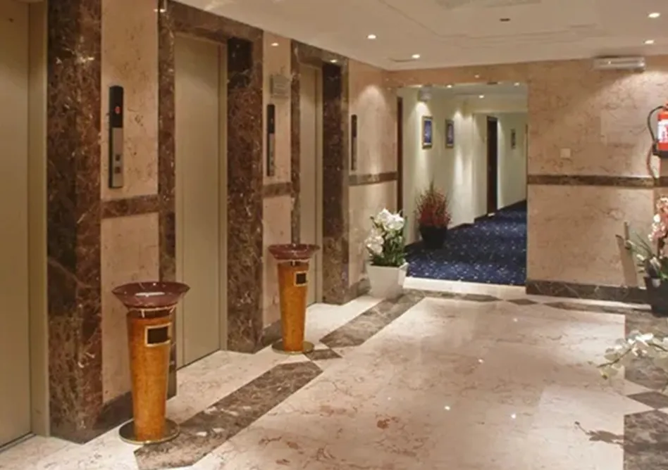 /media/umrah-images/lifts-area%20%281%29.webp