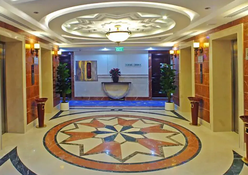 /media/umrah-images/lifts-area%20%283%29.webp