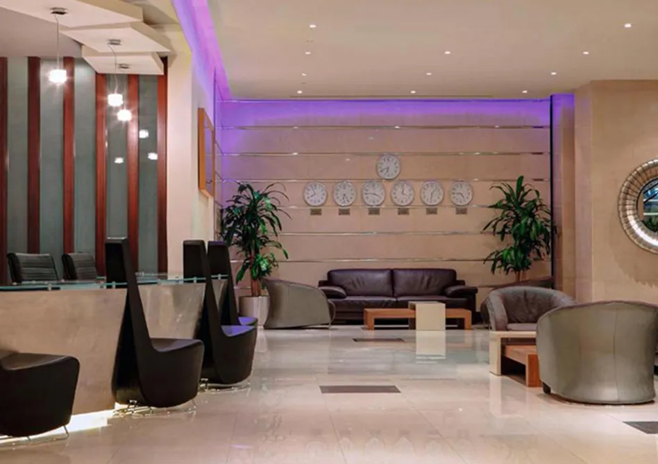 /media/umrah-images/lobby-area%20%2814%29.webp