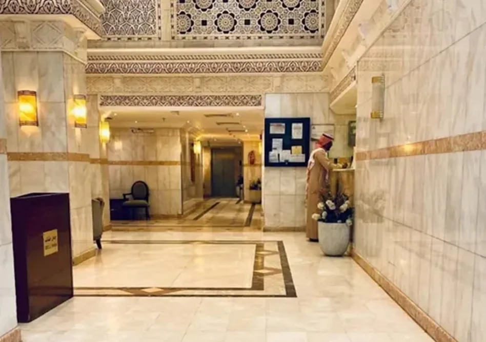 /media/umrah-images/lobby-area%20%2818%29.webp