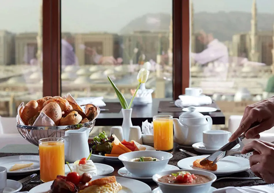 /media/umrah-images/restaurant-area.webp