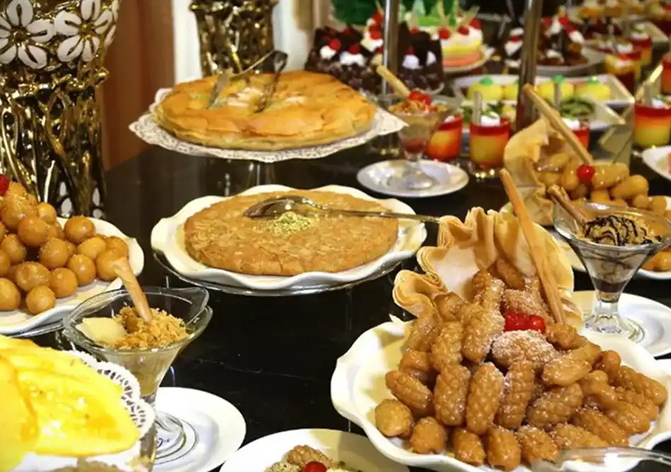 /media/umrah-images/restaurant-dishes%20%281%29.webp
