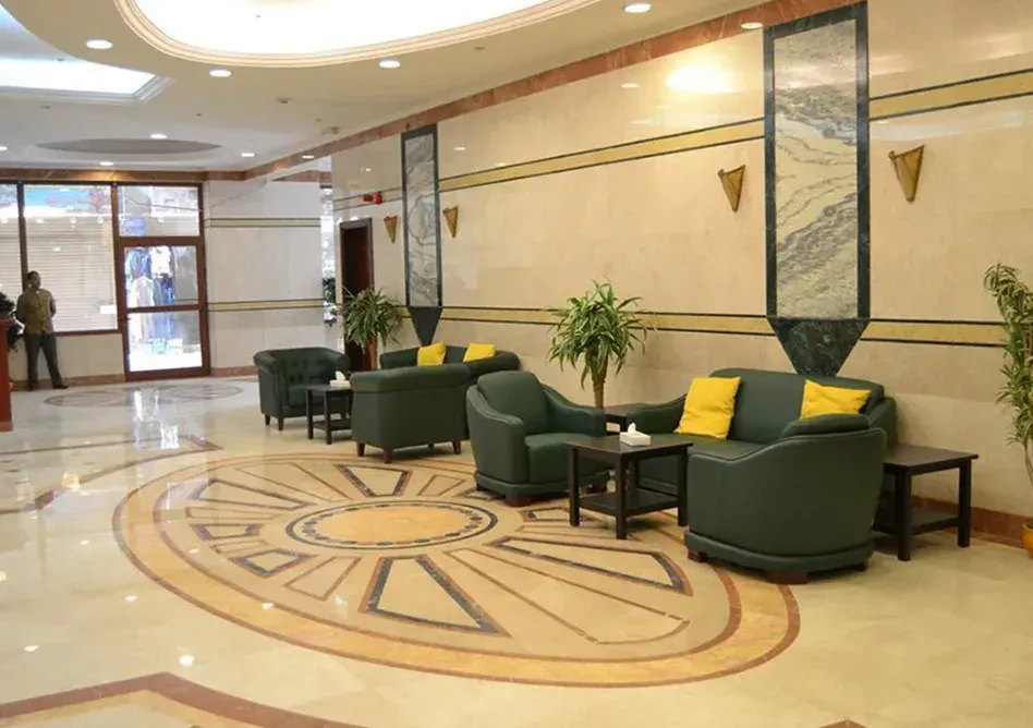 /media/umrah-images/sitting-area%20%2841%29.webp