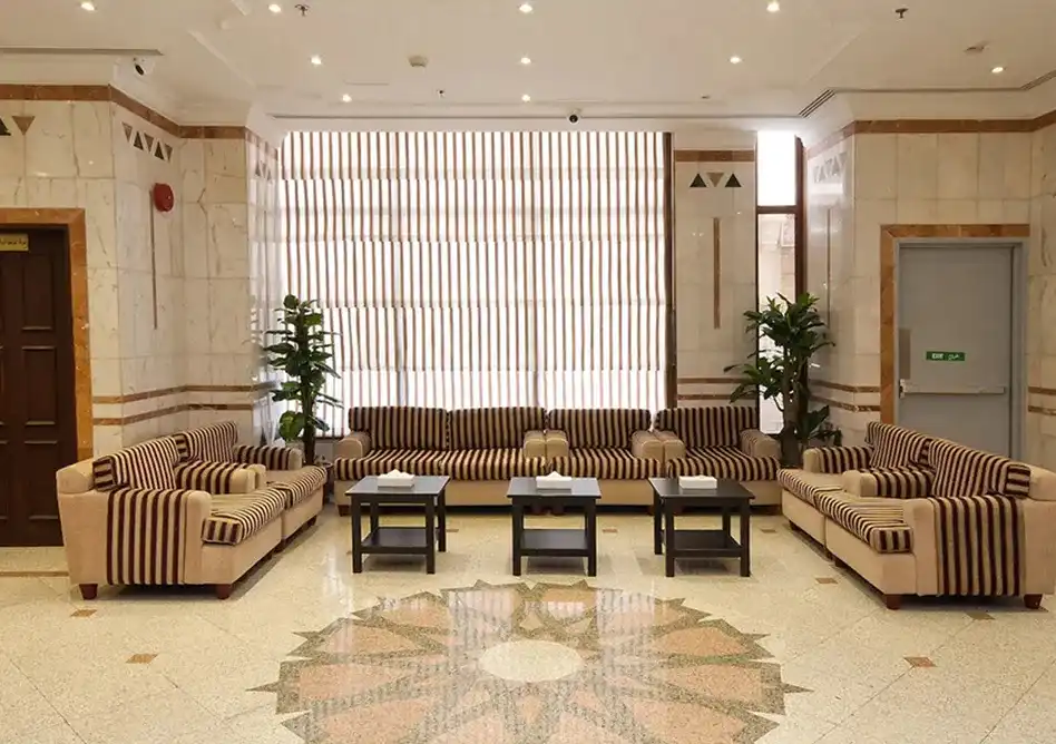 /media/umrah-images/sitting-area%20%2843%29.webp