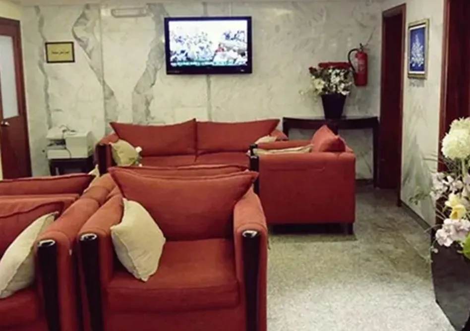 /media/umrah-images/sitting-area%20%286%29.webp